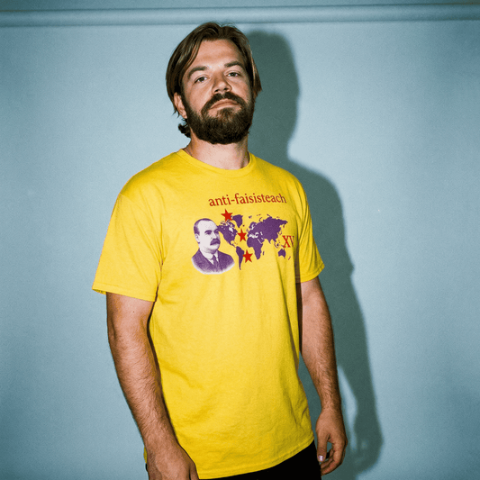 Eirin Apparel Men's T-Shirt 'Anti-Faisisteach' James Connolly Tribute T-Shirt – Yellow/Red