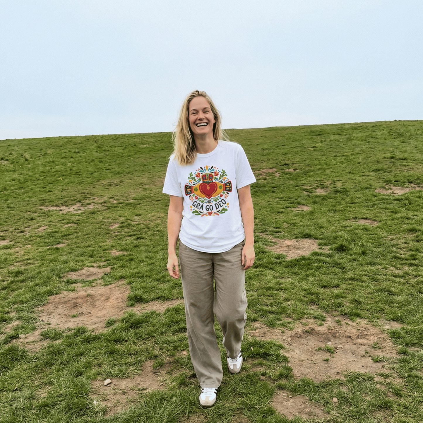 Eirin Apparel Women's T-Shirt Women's Boho Claddagh 'Grá go Deo / Forever Love' Gaelic T-Shirt