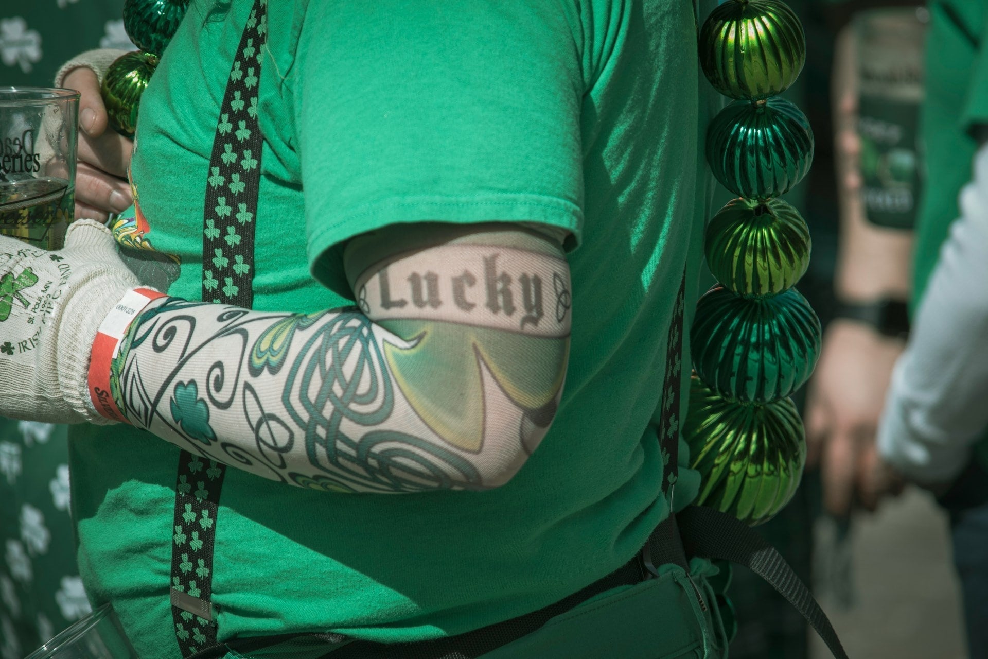 Is Wearing Green in Ireland Okay? What Every Tourist Should Know!