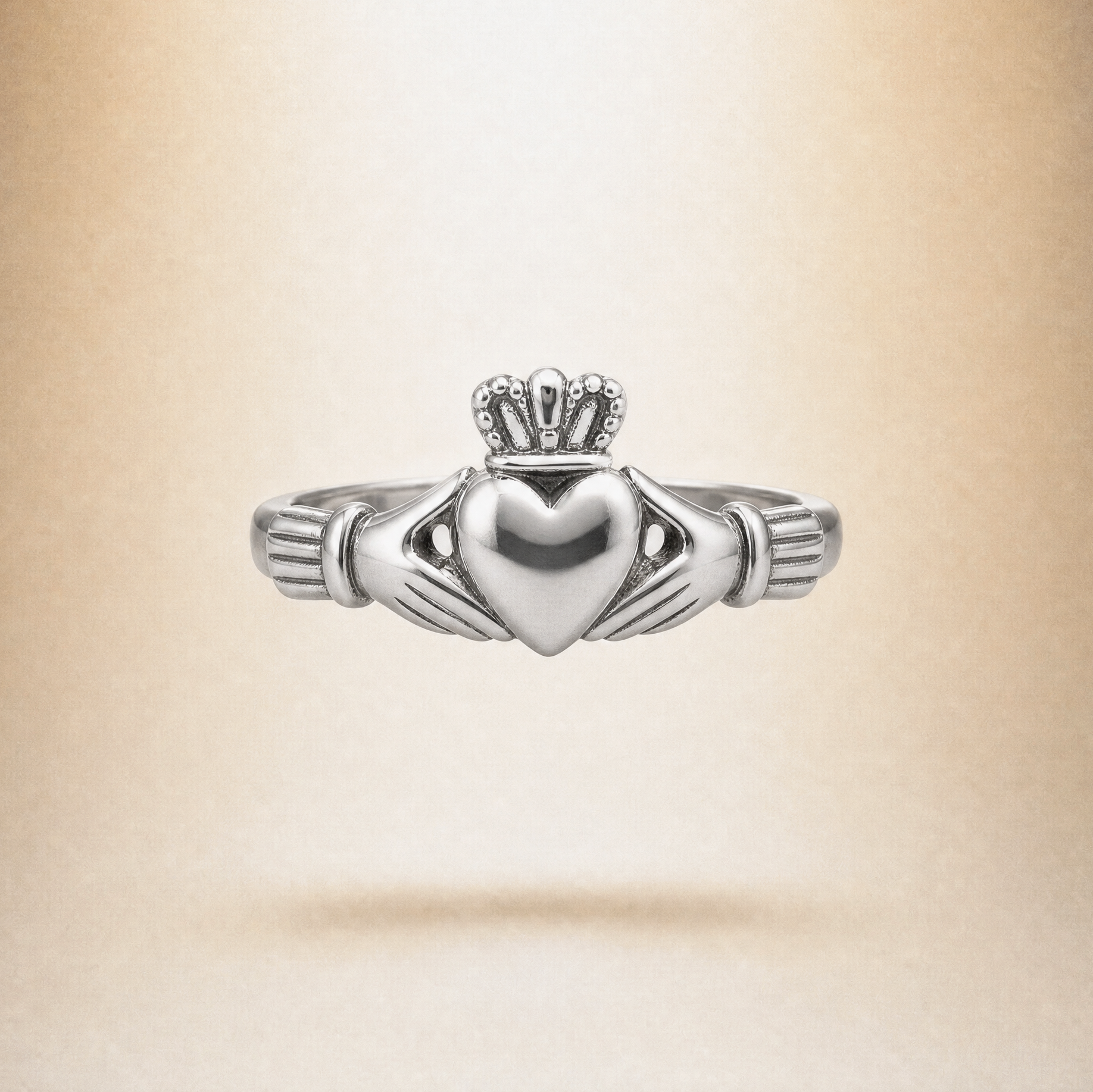 Women's Silver-Plated Classic Claddagh Ring – ‘Gealaí’ (Moonlight)