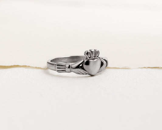 Women's Silver-Plated Claddagh Ring - ‘Truehold’
