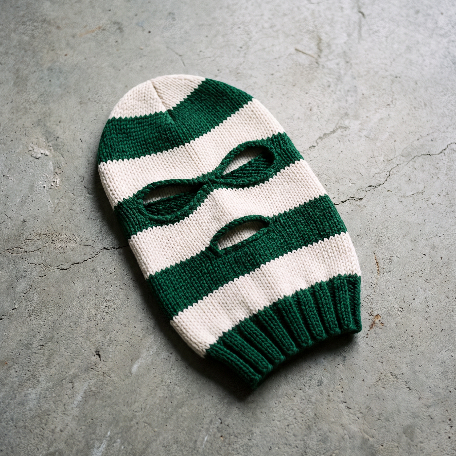 Eirin Apparel Balaclava 'Celtic Hoops' Balaclava