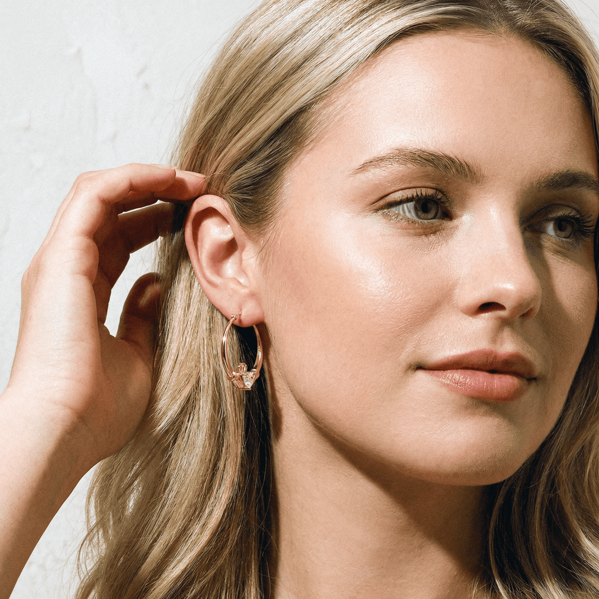 Eirin Apparel Chunky Claddagh Hoop Earrings Gold-Plated Sterling Silver Claddagh Earrings – ‘Croi Óir’ (Golden Heart)