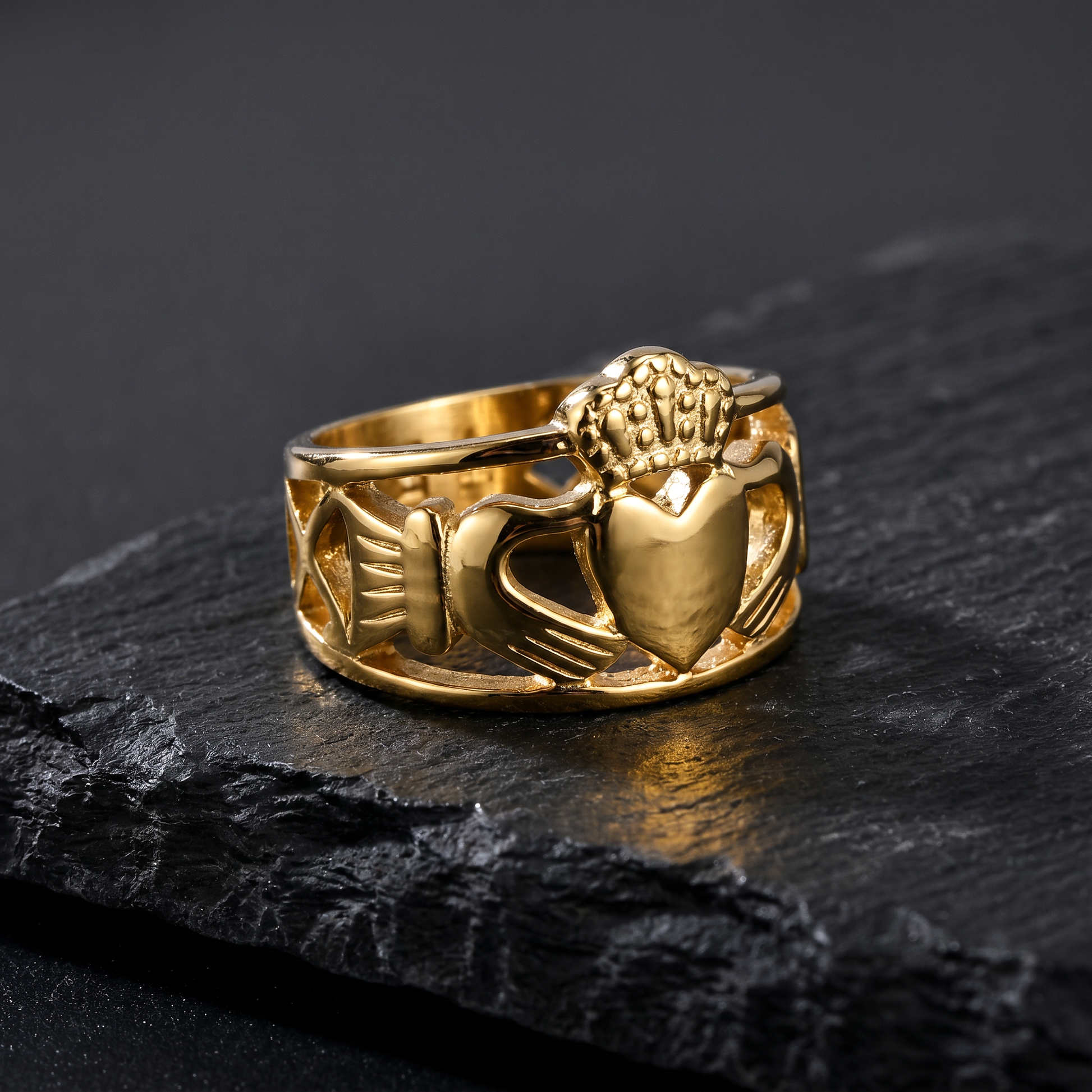Eirin Apparel Claddagh Ring Polished Gold / 7 Women’s Chunky Claddagh Ring – 'Dílse' (Faithful)