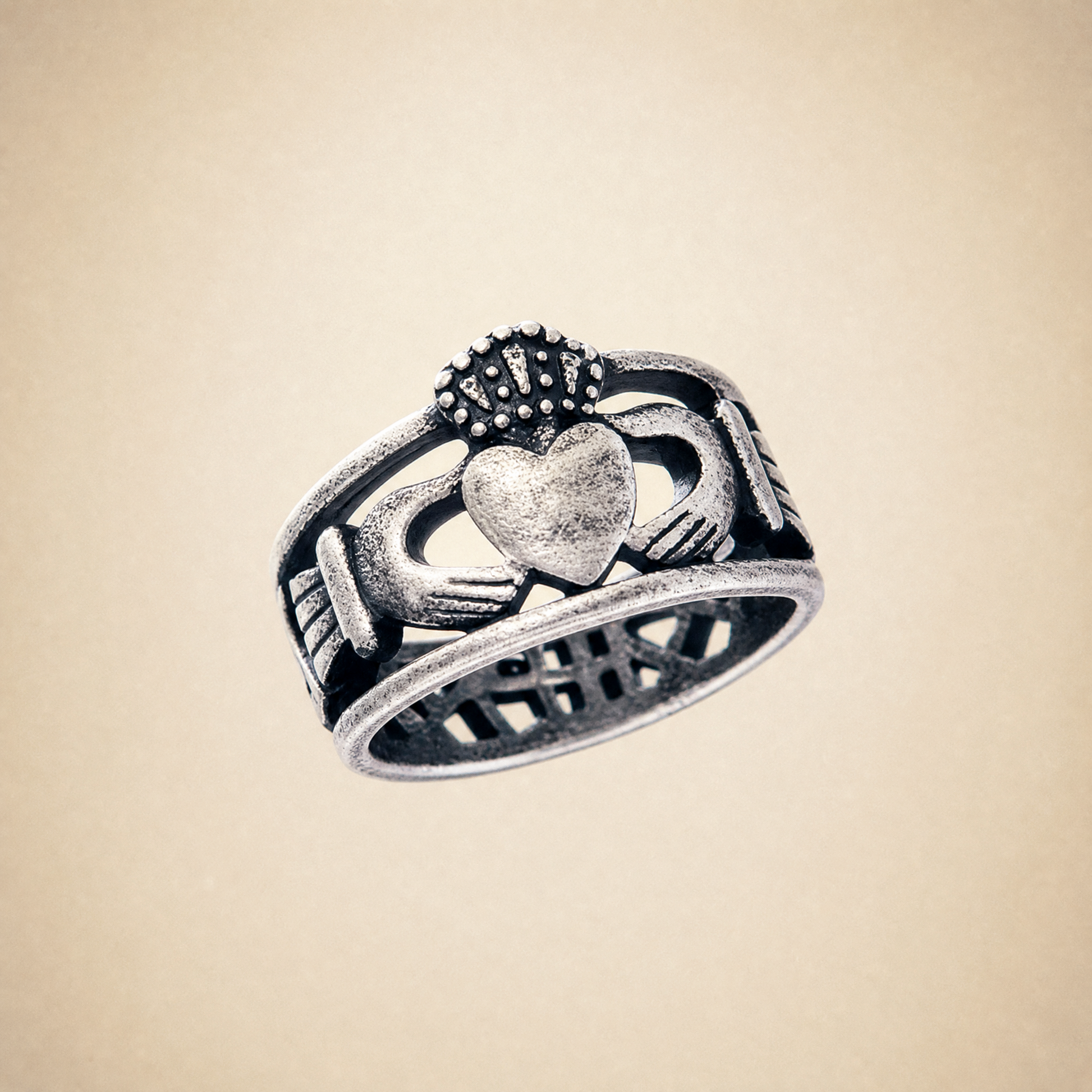 Eirin Apparel Claddagh Ring Women’s Chunky Claddagh Ring – 'Dílse' (Faithful)
