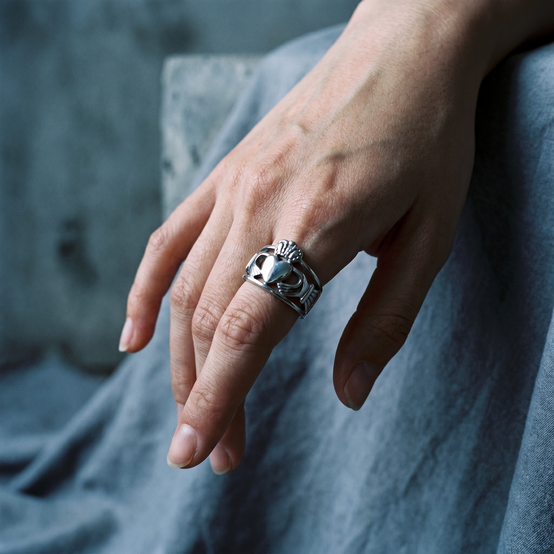 Eirin Apparel Claddagh Ring Women’s Chunky Claddagh Ring – 'Dílse' (Faithful)