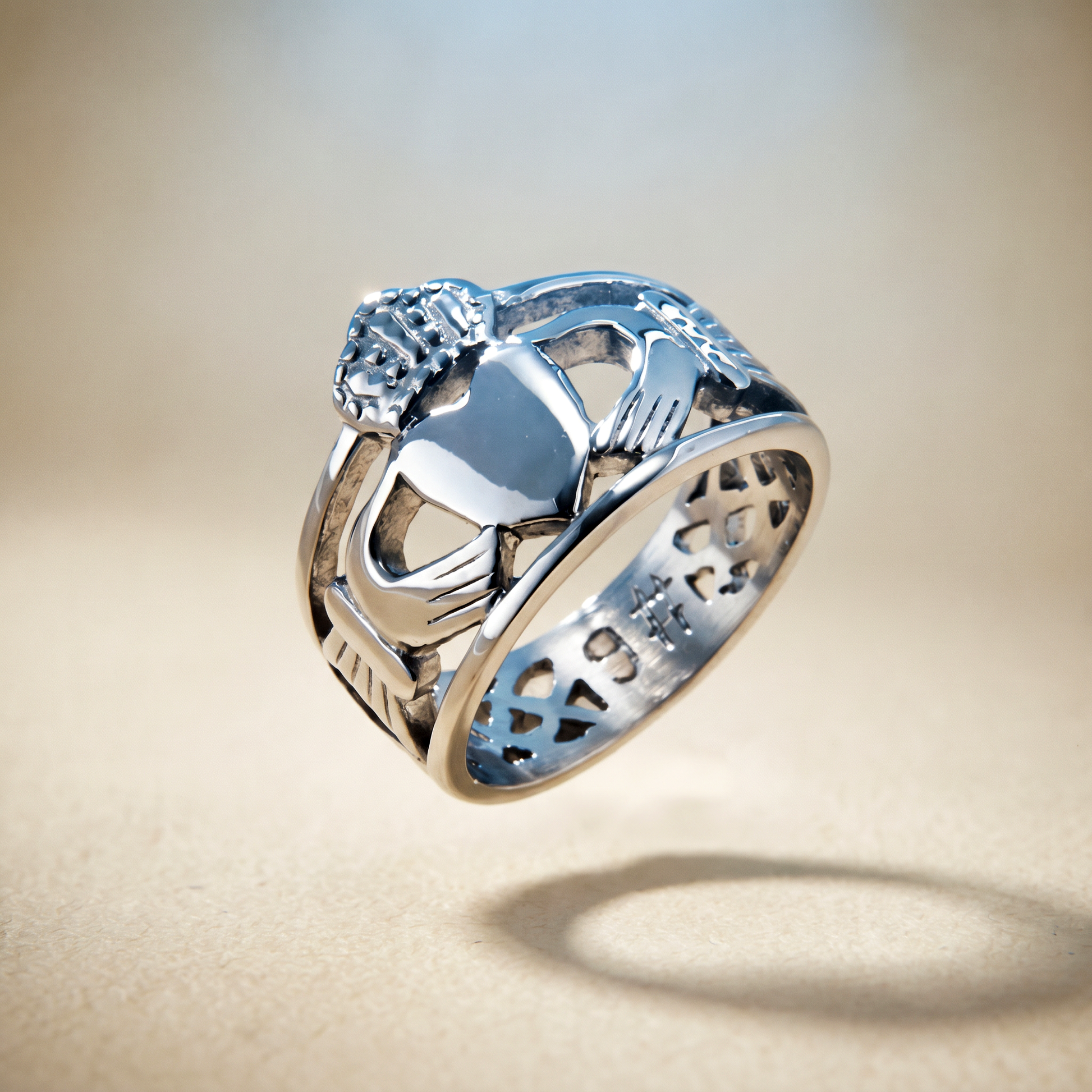 Eirin Apparel Claddagh Ring Women’s Chunky Claddagh Ring – 'Dílse' (Faithful)