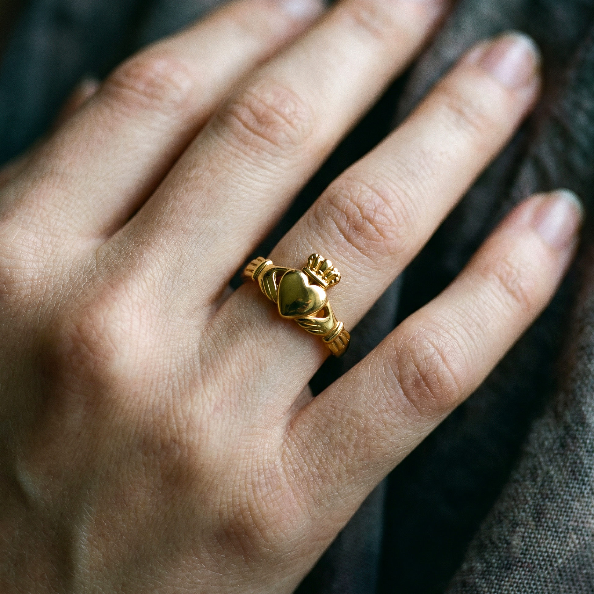 Eirin Apparel Claddagh Ring Women's Gold-Plated Classic Claddagh Ring – ‘Gréine’ (Of the Sun)
