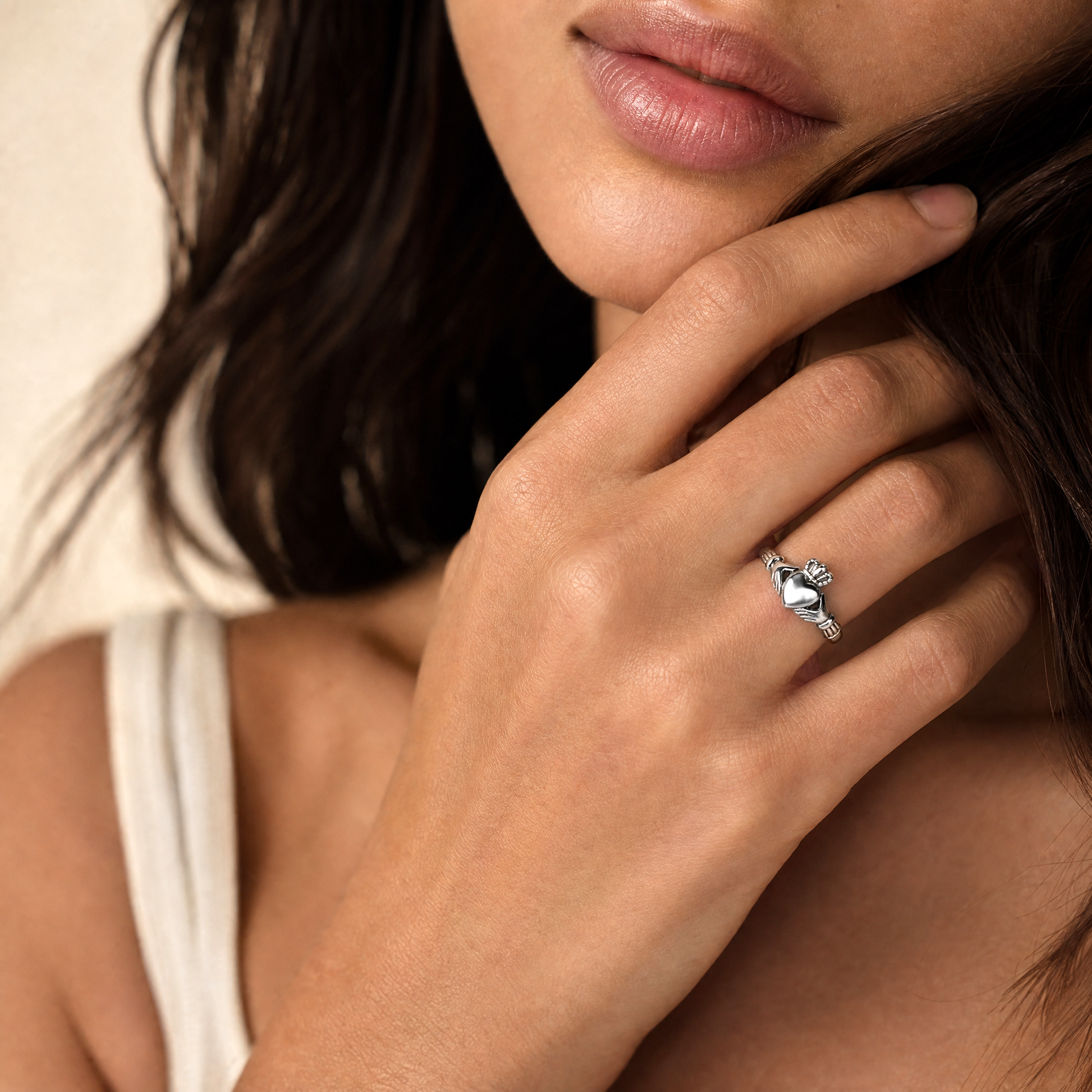 Eirin Apparel Claddagh Ring Women's Silver-Plated Claddagh Ring – ‘Gealaí’ (Moonlight)