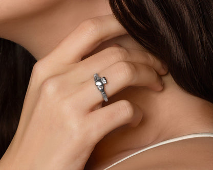 Eirin Apparel Claddagh Ring Women's Silver-Plated Claddagh Ring - ‘Truehold’