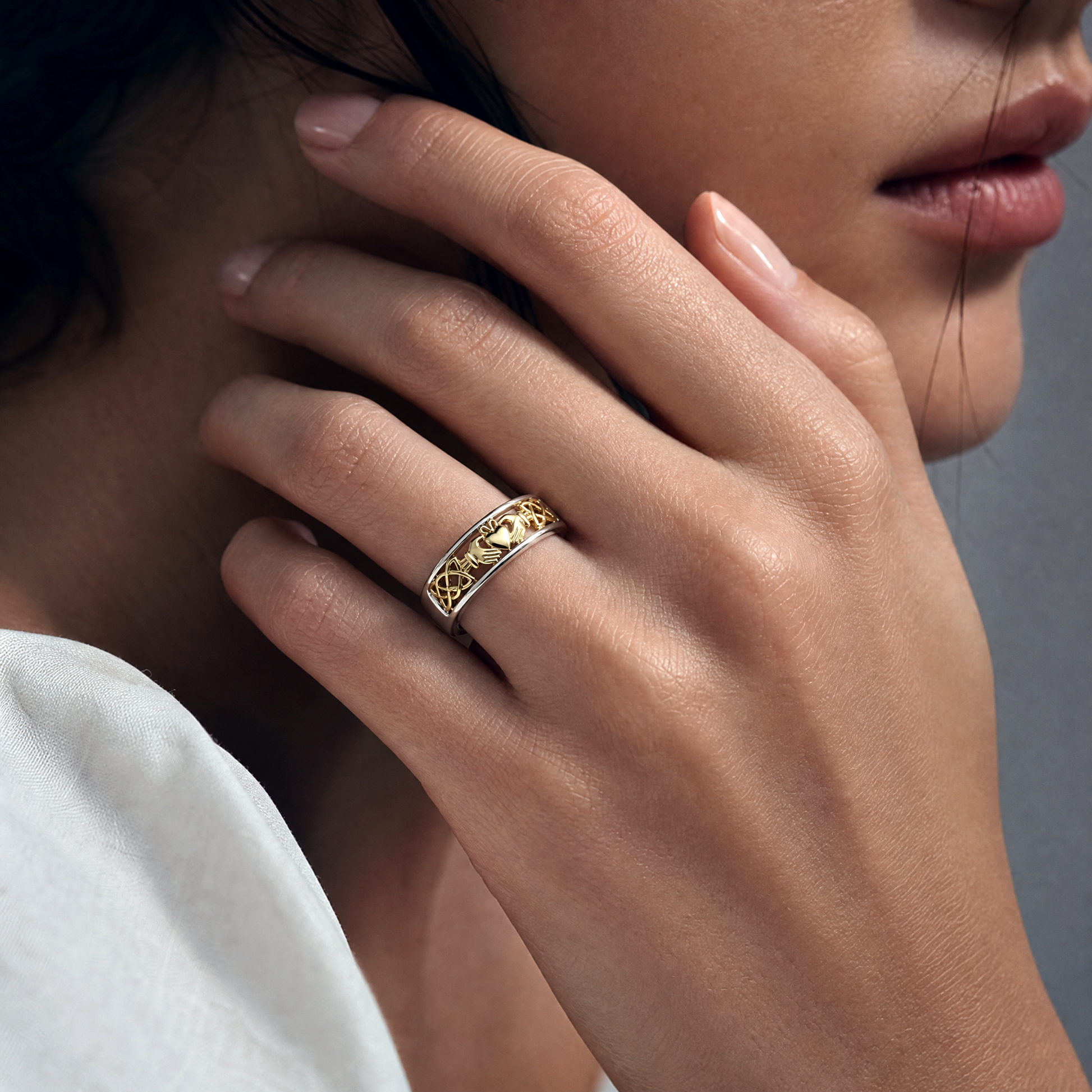 Eirin Apparel Claddagh Ring Women’s Two-Tone Claddagh Ring – ‘Síorghrá’ (Eternal Love)