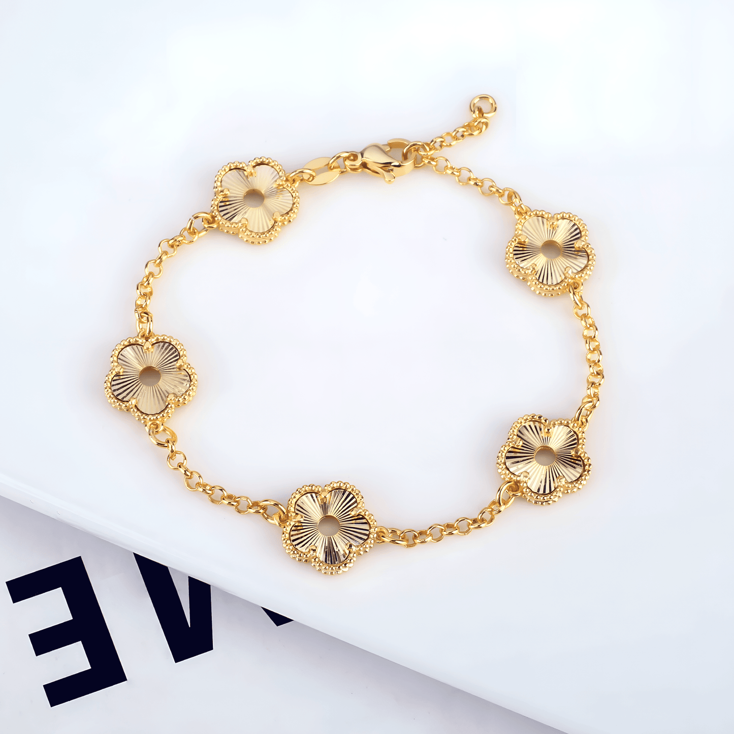 Eirin Apparel Clover Charm Bracelet Fleur of Óir Fiáin Fleur Clover Charm Bracelet
