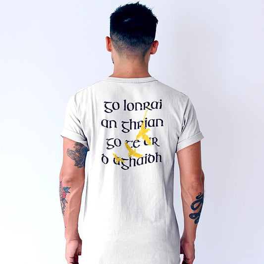 Eirin Apparel irish-streetwear Men's 'May The Sun Shine Warm Upon Your Face' Gaeilge Print White T-Shirt