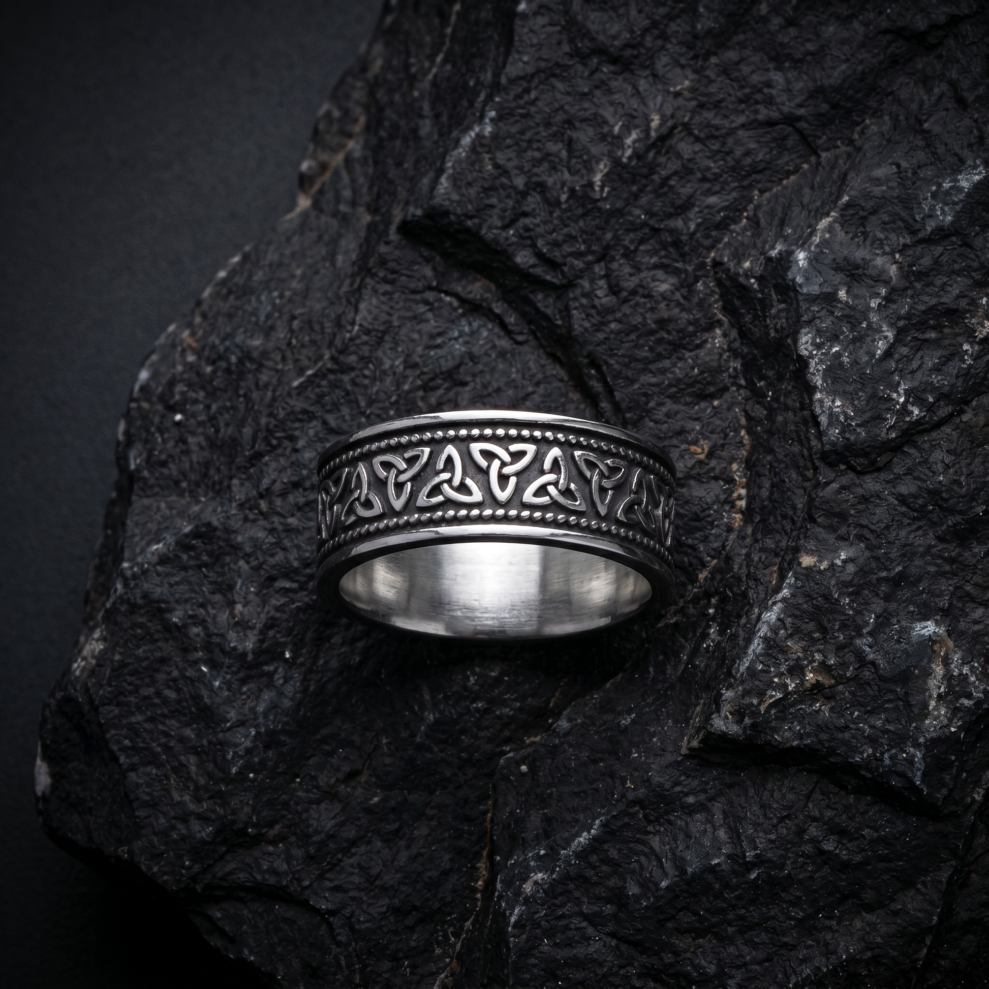 Eirin Apparel Men's Ring Men's Celtic Knot Ring – 'Triquetra' (Trinity Knot)