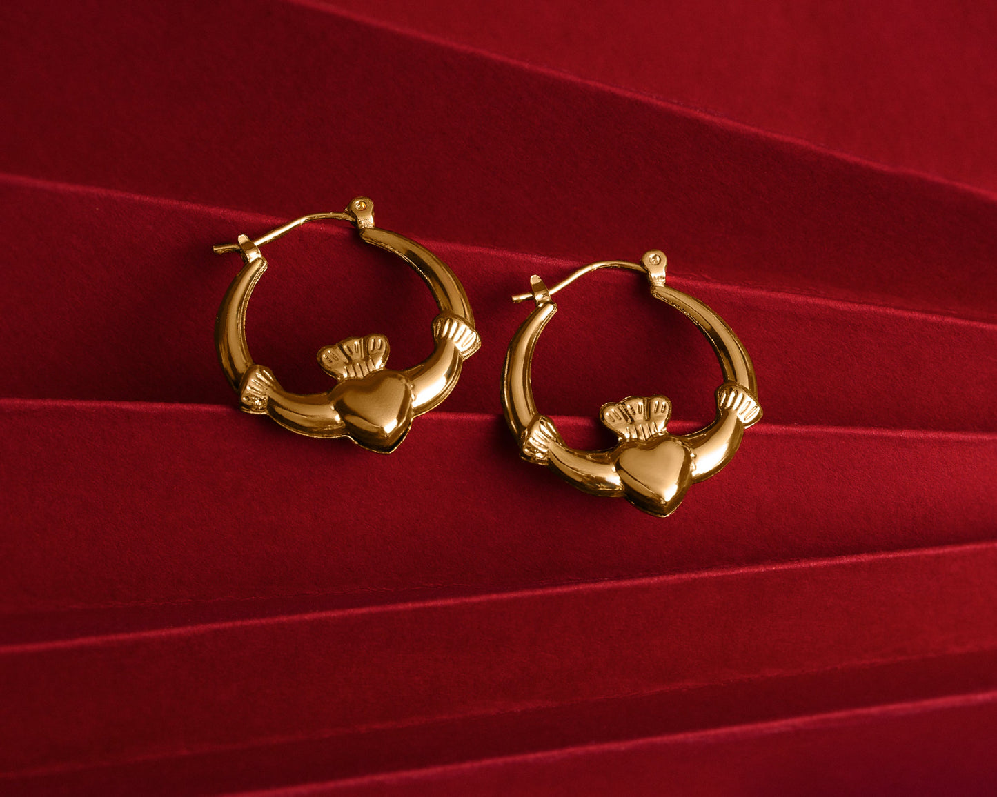 Eirin Apparel Mini Claddagh Hoop Earrings Dainty Gold-Plated Claddagh Hoop Earrings - 'Gríanóg' (Little Sun)