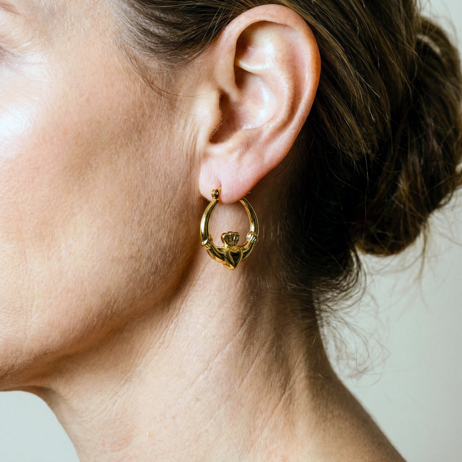 Eirin Apparel Mini Claddagh Hoop Earrings Dainty Gold-Plated Claddagh Hoop Earrings – 'Gríanóg' (Little Sun)