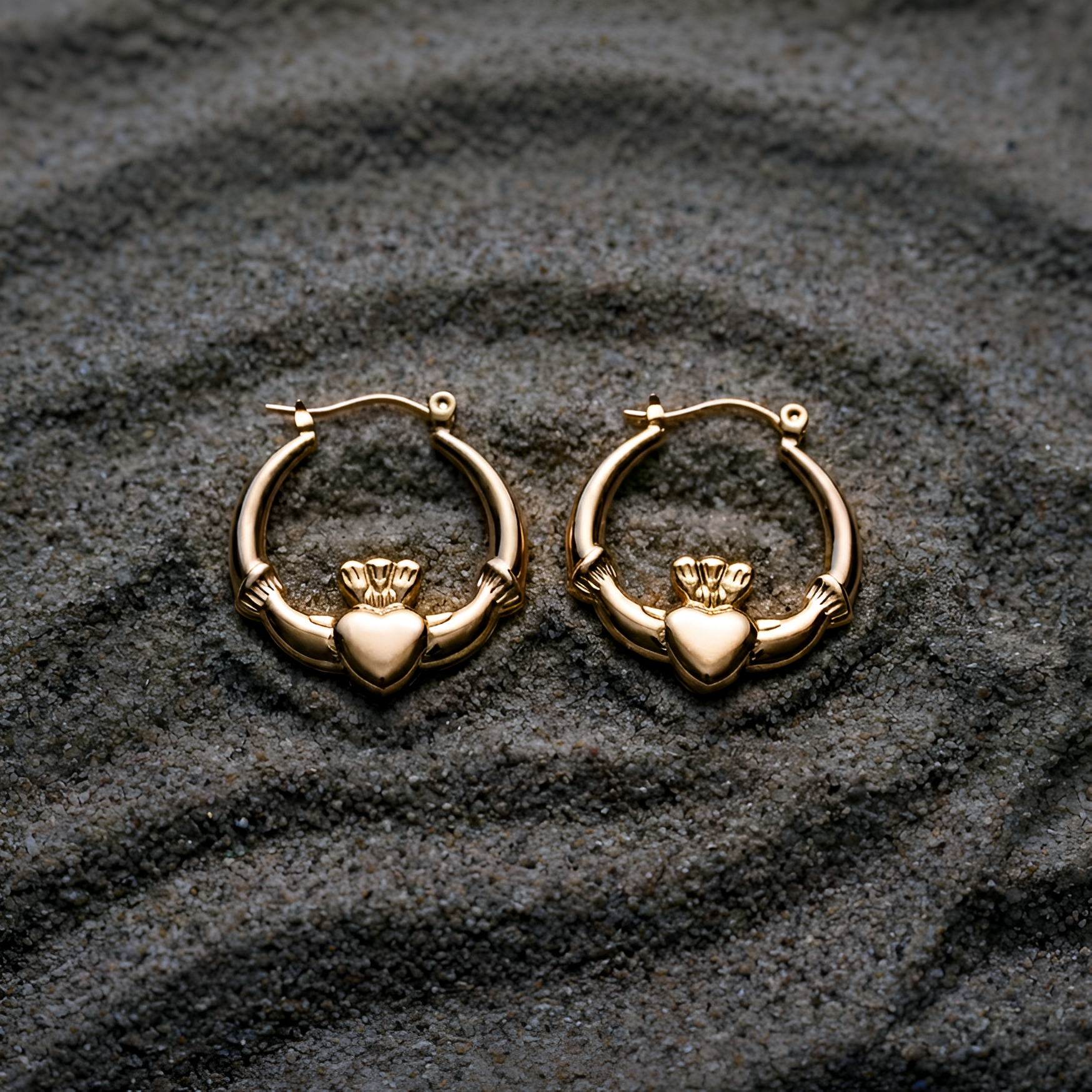 Eirin Apparel Mini Claddagh Hoop Earrings Dainty Gold-Plated Claddagh Hoop Earrings – 'Gríanóg' (Little Sun)