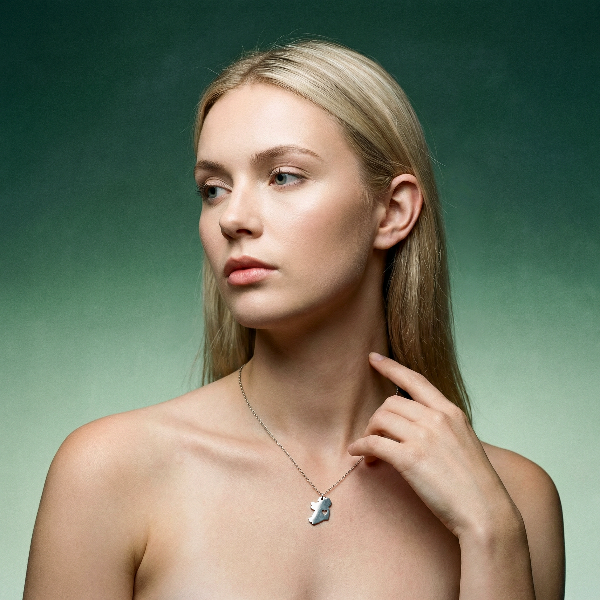 Eirin Apparel Necklace Map of Ireland Necklace – ‘Croí Éireann’ (Heart of Ireland)