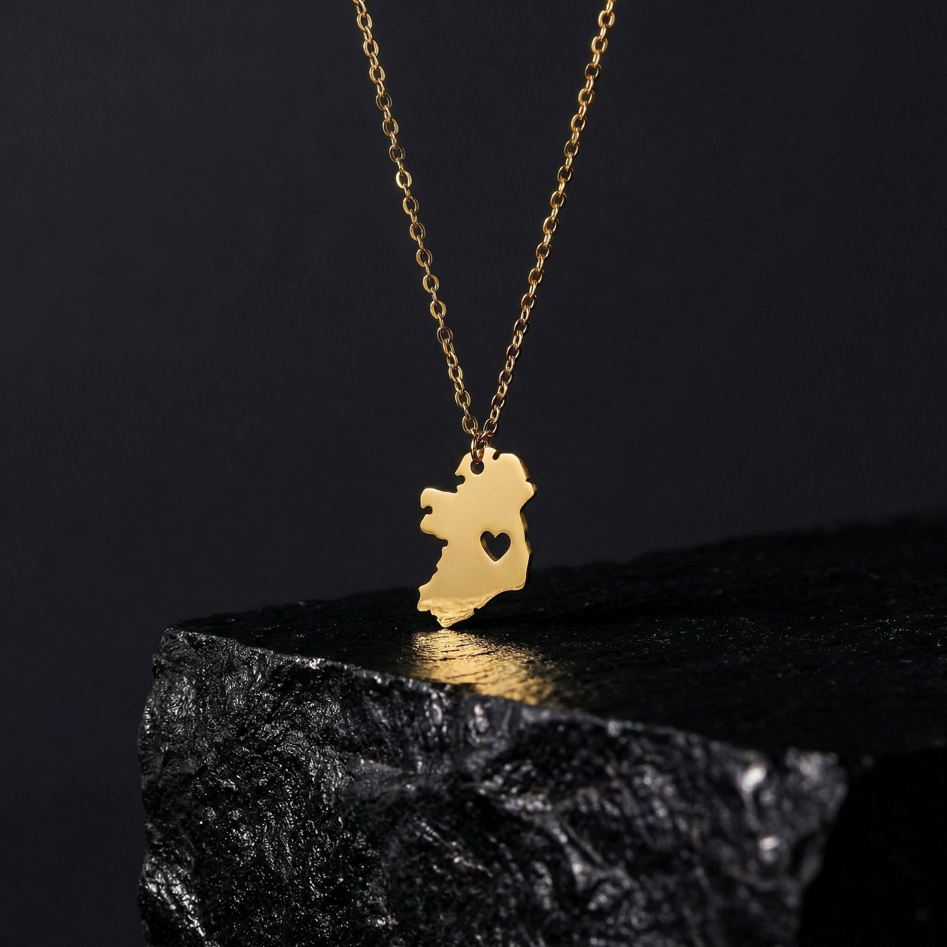 Eirin Apparel Necklace Map of Ireland Necklace – ‘Croí Éireann’ (Heart of Ireland)