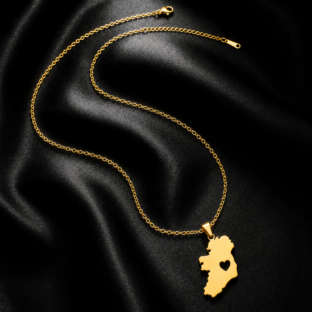 Eirin Apparel Necklace Map of Ireland Necklace – ‘Croí Éireann’ (Heart of Ireland)