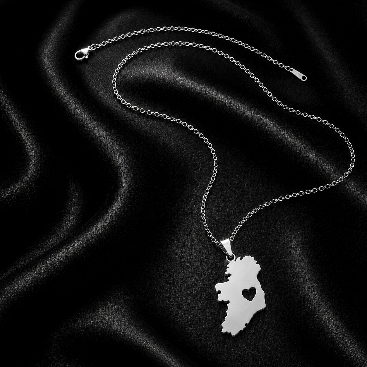 Eirin Apparel Necklace Map of Ireland Necklace – ‘Croí Éireann’ (Heart of Ireland)