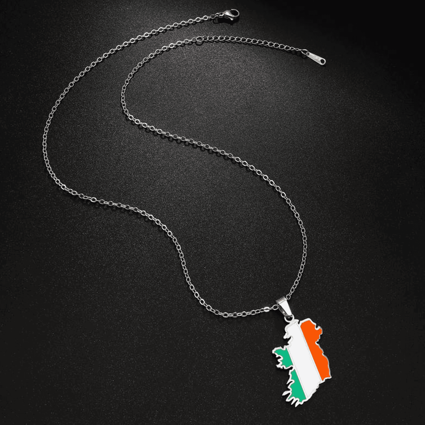 Eirin Apparel Necklace Map of Ireland Tricolour Necklace – ‘Bratach na hÉireann’ (Flag of Ireland)