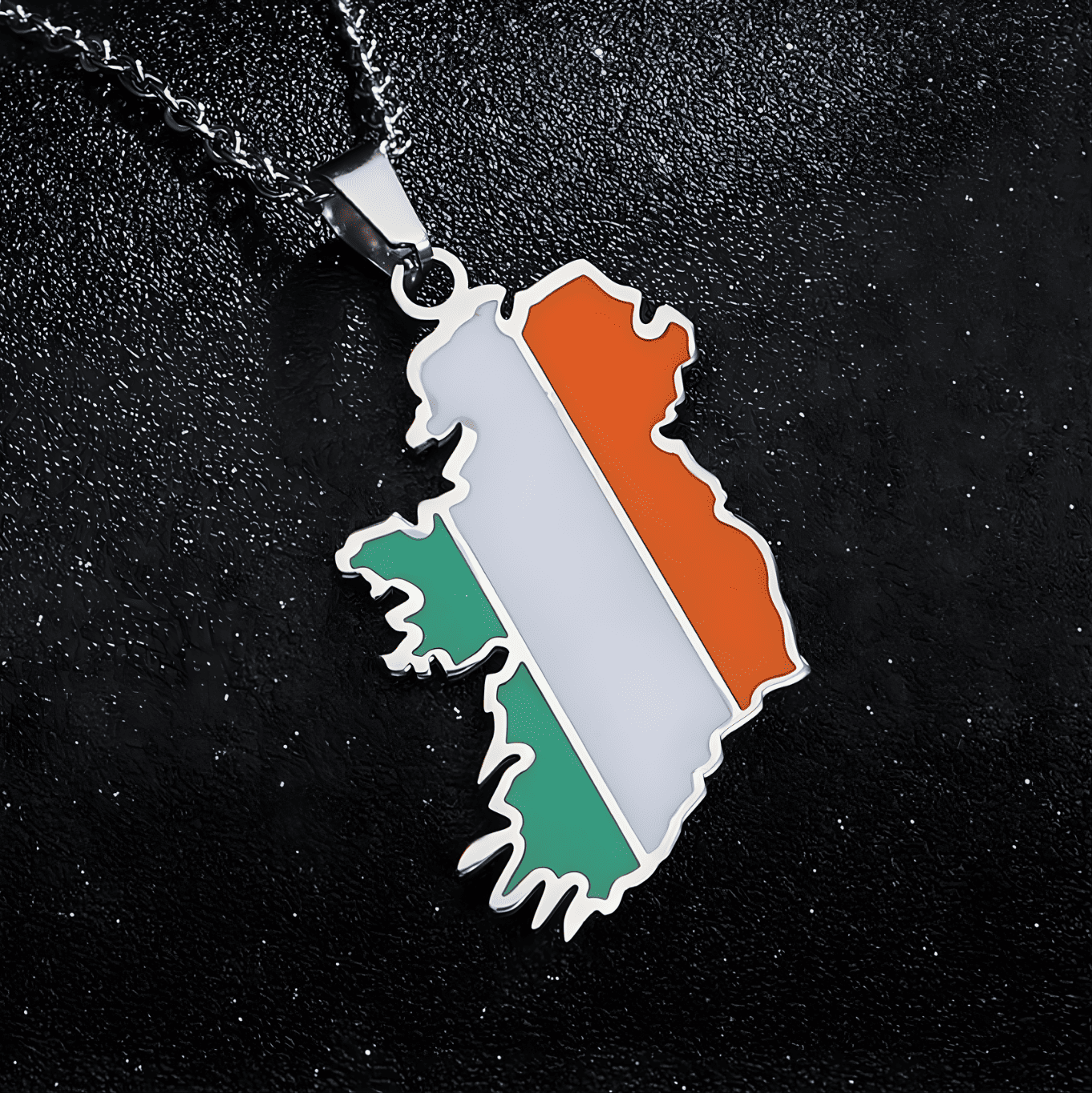 Eirin Apparel Necklace Silver Map of Ireland Tricolour Necklace – ‘Bratach na hÉireann’ (Flag of Ireland)