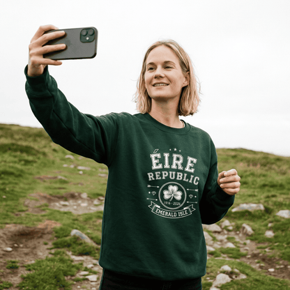 Eirin Apparel Woman's Sweatshirt Women's 'Emerald Isle' Sweatshirt