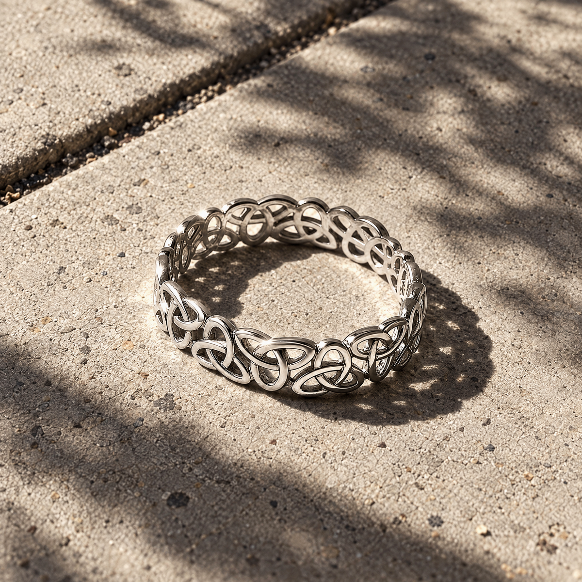 Eirin Apparel Women's Ring Women's Celtic Knot Ring – 'Síorfhite' (Everwoven)