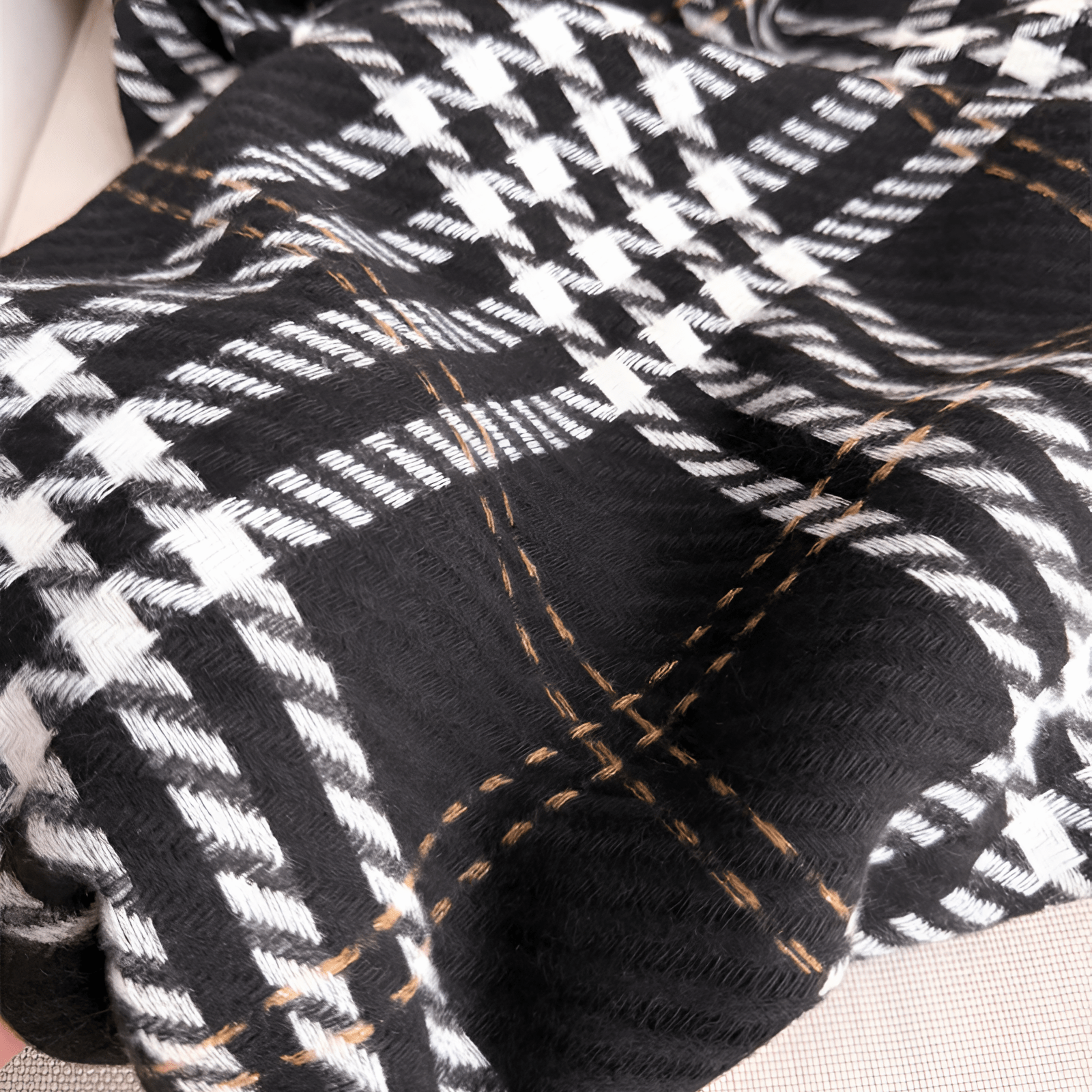 Eirin Apparel Women's Scarf Women's 'Eirin Weave' Celtic Houndstooth Scarf – Onyx Black
