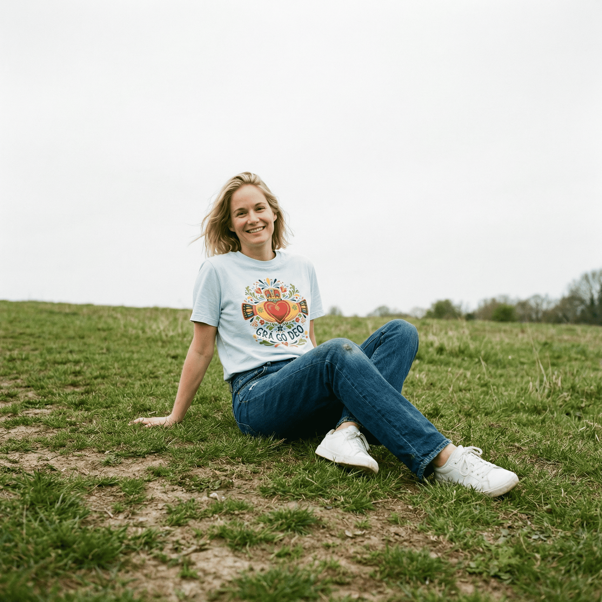 Eirin Apparel Women's T-Shirt Women's Boho Claddagh 'Grá go Deo / Forever Love' Gaelic T-Shirt